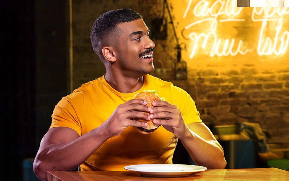 model Dubai lifestyle